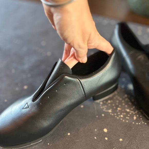 Bloch Tap Shoes - Picture 2 of 7